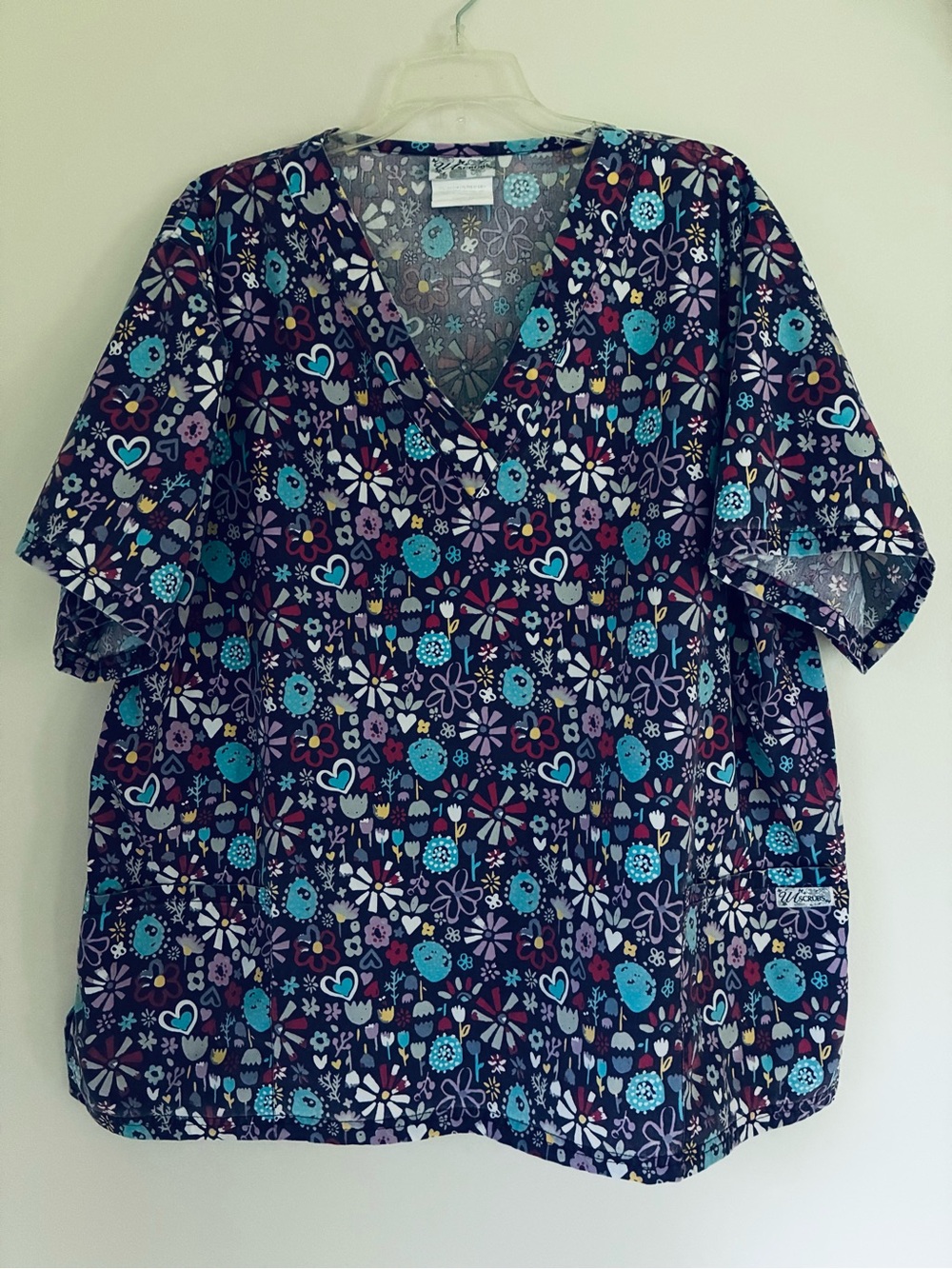 UA Scrubs Multicolor Floral V-Neck Scrub Tunic Size XL